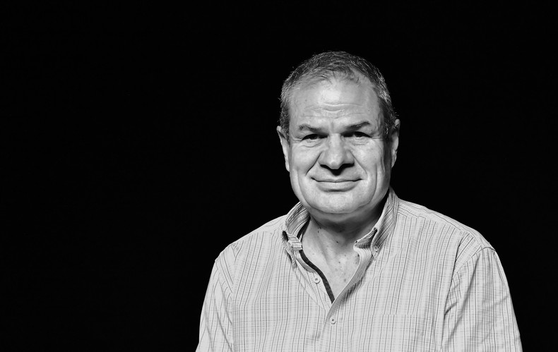 Ritratto attuale in bianco e nero di Bruno Frick.